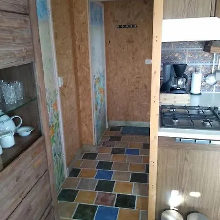 Holiday home Vrijstaande Tiny House In De Natuur. *